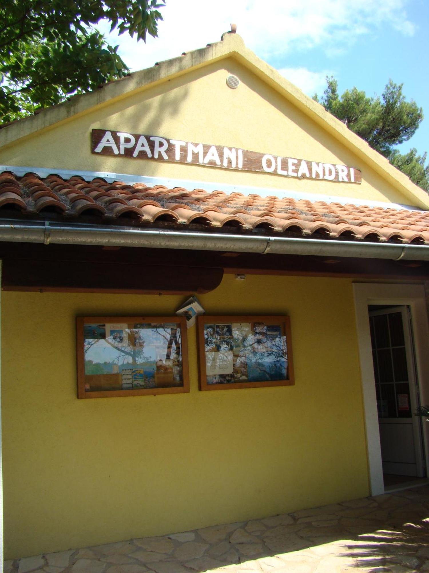 Villas Oleandri Vrboska Exterior photo